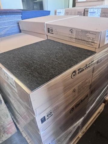 Desso Essence zwart/grijs 9991 (nieuw) 50x50 tapijttegels beschikbaar voor biedingen