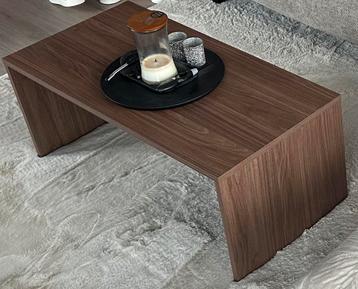 Salontafel Notenfineer beschikbaar voor biedingen