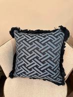 Eichholtz blauw Doris kussen. 50 x 50  Winkelprijs €135,-, Ophalen of Verzenden, Zo goed als nieuw, Blauw, Vierkant