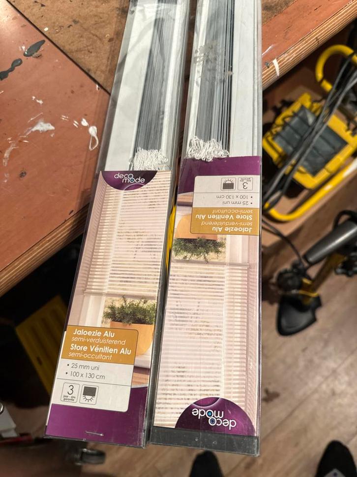 2x Jaloezie Alu 100x130 cm - Nieuw in verpakking!, Huis en Inrichting, Stoffering | Gordijnen en Lamellen, Nieuw, 100 tot 150 cm