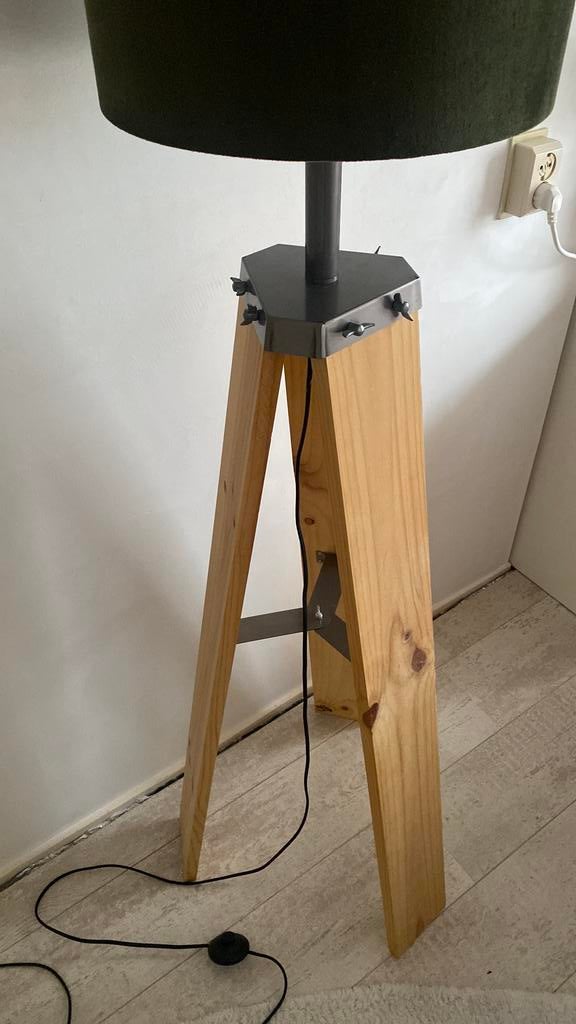 Driepoot lamp, Ophalen, Zo goed als nieuw, Minder dan 100 cm