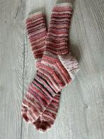 Mooie nieuwe handgebreide warme dikke sokken maat 36/38, Kleding | Dames, Sokken en Kousen, Ophalen of Verzenden, Nieuw, Sokken en Kniesokken