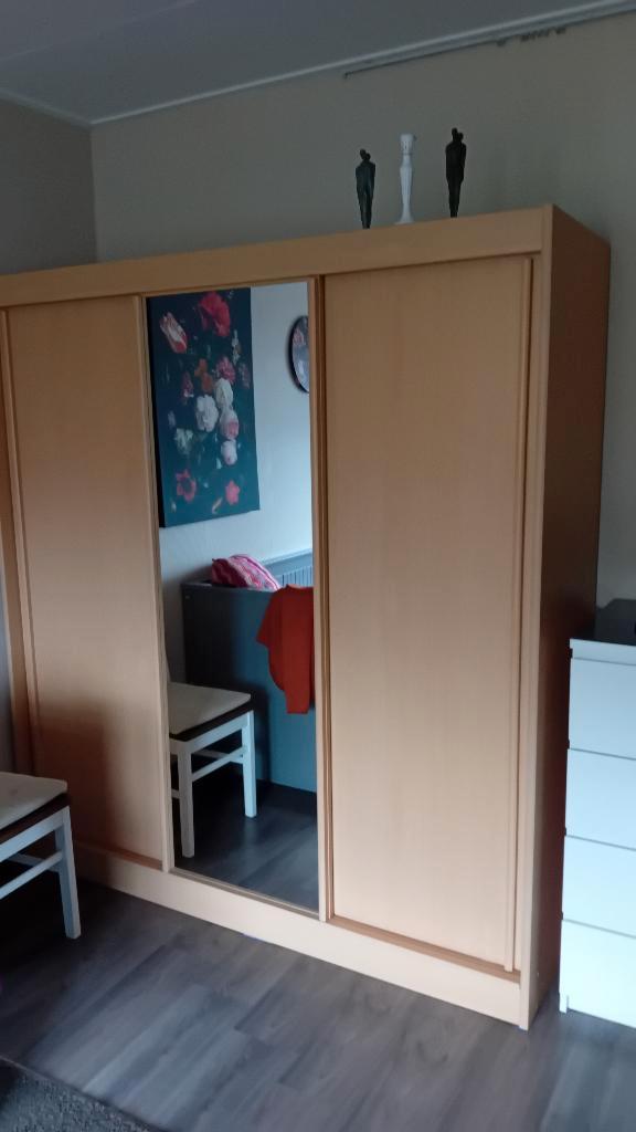 Kleding kast, Huis en Inrichting, Kasten | Kledingkasten, Gebruikt, 150 tot 200 cm, 150 tot 200 cm, 50 tot 75 cm, Met plank(en)