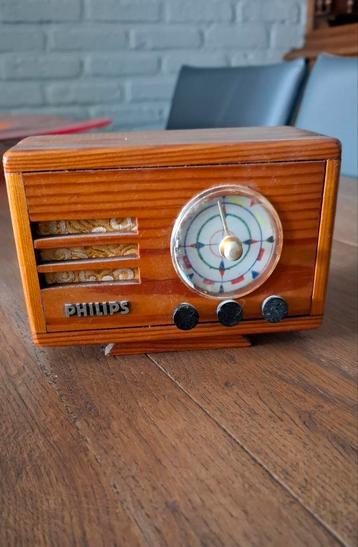Houten radiootje als spaarpot beschikbaar voor biedingen