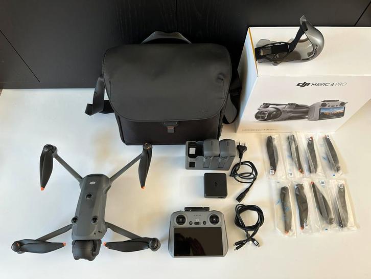 DJI Mavic 4 PRO Fly More Combo - RC2 controller -nieuwstaat, Audio, Tv en Foto, Drones, Zo goed als nieuw, Drone met camera, Ophalen of Verzenden
