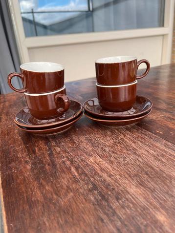 Vintage Bruine Kopjes en Schotels (4 stuks) beschikbaar voor biedingen