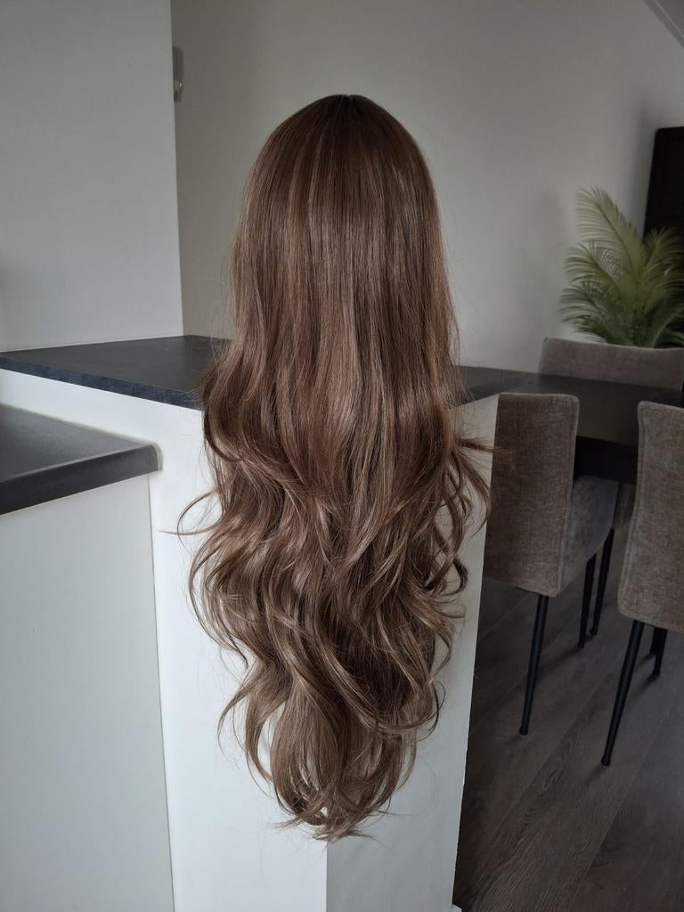 Pruik 60 cm Bruin gemêleerd, Sieraden, Tassen en Uiterlijk, Uiterlijk | Haarverzorging, Verzenden, Nieuw, Pruik of Haarverlenging