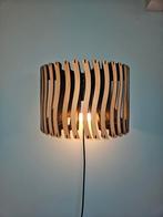 Houten handgemaakte Wandlamp Olivios - nieuwprijs € 299,-, Ophalen, Zo goed als nieuw, Hout