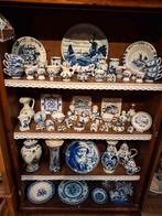 Kast vol o.a. Delfts Blauw, Borden, Antieke kopjes, bekers., Ophalen