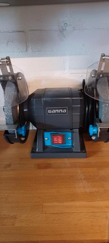 Werkbank slijpmachine  beschikbaar voor biedingen
