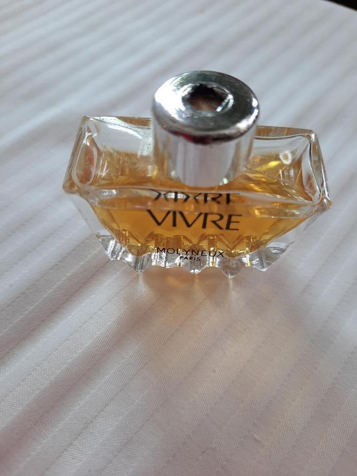 COCO CHANEL #19 & VIVRE MOLYNEUX PARFUM, Sieraden, Tassen en Uiterlijk, Uiterlijk | Parfum, Gebruikt, Verzenden