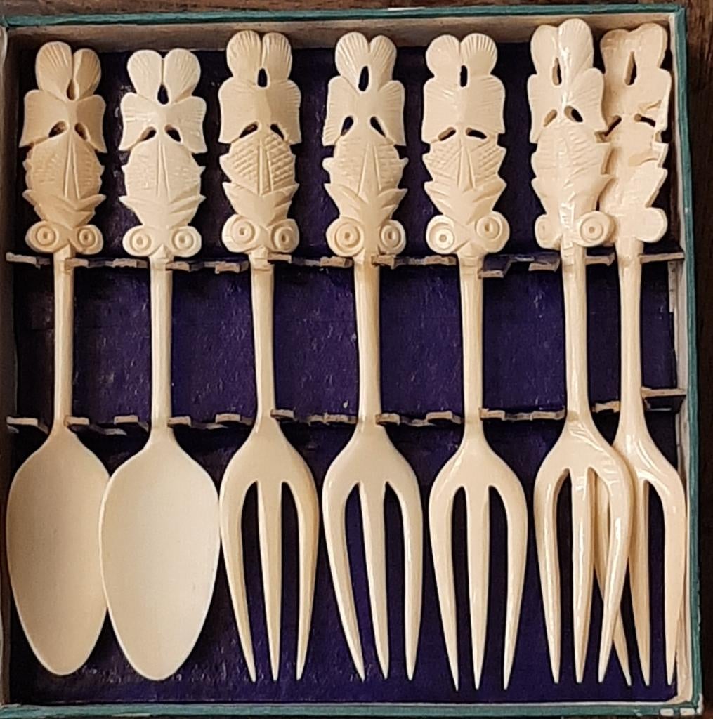 🦴Brocante: Handgesneden bestek uit bot - Incompleet🏷️€9,95, Ophalen of Verzenden