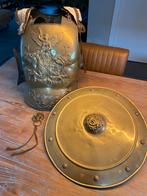 Harnas en schild origineel en authentiek Brabants kasteel, Verzamelen, Militaria | Algemeen, Ophalen of Verzenden, Landmacht, Nederland