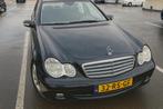Mercedes-Benz C-Klasse  LPG APK NOV 2026, Auto's, Mercedes-Benz, 13 km/l, Achterwielaandrijving, Zwart, 1796 cc