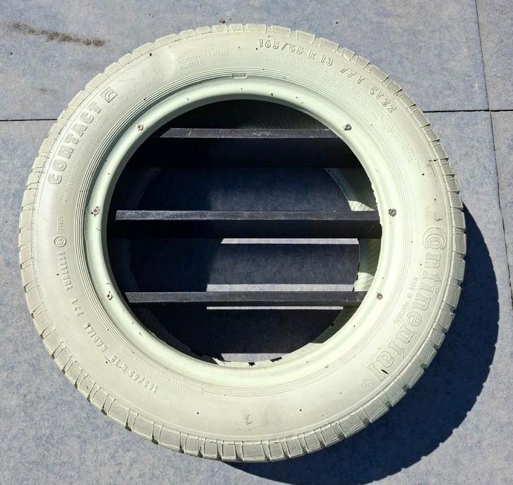 Autoband met plankjes als wandkast, decoratie, Huis en Inrichting, Woonaccessoires | Wanddecoraties, Zo goed als nieuw, Ophalen