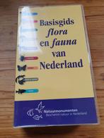 Basisgids flora en fauna in Nederland - Natuurmonumenten, Ophalen of Verzenden, Zo goed als nieuw, Natuurwetenschap