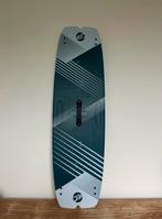 NIEUWSTAAT Cabrinha Spectrum 2021 133x40 Kiteboard, Watersport en Boten, Kitesurfen, Twintip, Ophalen of Verzenden, Zo goed als nieuw