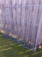 drie hekken van 2 bij 2 meter met loop deur voor evt honden, Tuin en Terras, Ophalen of Verzenden, Gebruikt, IJzer
