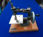 Brocante Mini naaimachine gietijzer werkend merk Grain, Ophalen of Verzenden