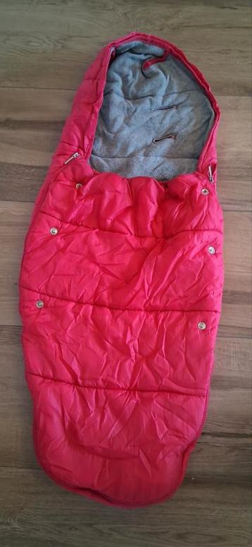 Universele voetenzak Prenatal beschikbaar voor biedingen