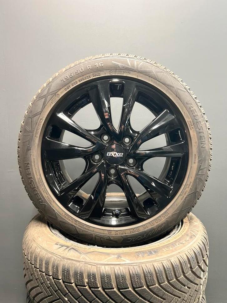16 inch Suzuki Swift Sport velgen met winterbanden, Auto-onderdelen, Banden en Velgen, Banden en Velgen, Winterbanden, 16 inch
