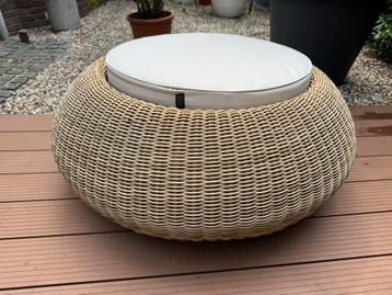 Poly Rayan Buitentafel/Poef buiten beschikbaar voor biedingen