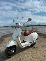 Vespa Primavera 2015 Wit, Fietsen en Brommers, Scooters | Vespa, Benzine, Gebruikt, Ophalen