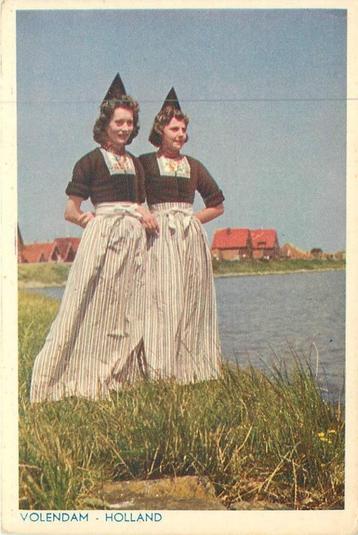 (381-060-039) Volendam Meisjes beschikbaar voor biedingen