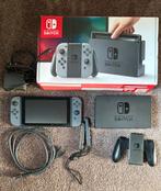 Nintendo Switch, Spelcomputers en Games, Spelcomputers | Nintendo Switch, Ophalen of Verzenden, Zo goed als nieuw, Met 2 controllers