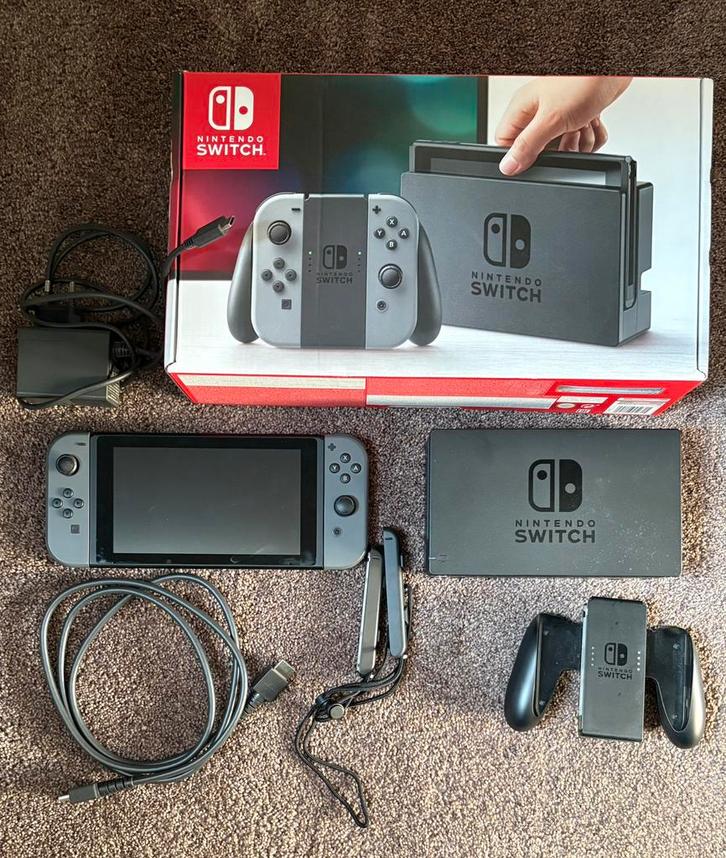 Nintendo Switch, Spelcomputers en Games, Spelcomputers | Nintendo Switch, Zo goed als nieuw, Switch Original, Met 2 controllers