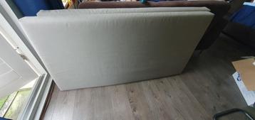 Twee lounge kussens 140 bij 80, 10 cm dik