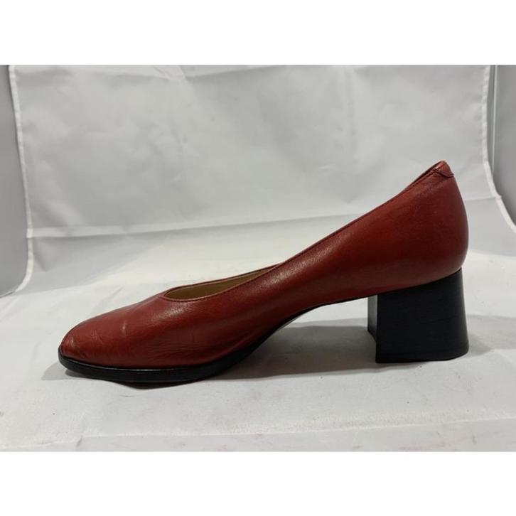 Voltan 1898, maat 36.5 trendy rode peeptoe schoentjes., Kleding | Dames, Schoenen, Zo goed als nieuw, Schoenen met lage hakken