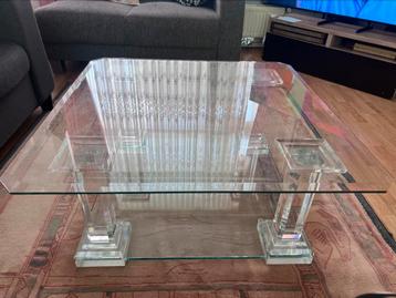 Glas salon tafel beschikbaar voor biedingen