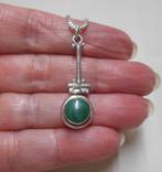 Zilveren ketting met vintage hanger met malachiet nr.1633, Met hanger, Verzenden, Zo goed als nieuw, Zilver