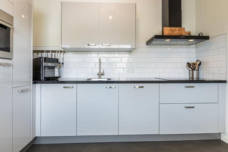 Moderne keuken – zo goed als nieuw, Huis en Inrichting, Keuken | Complete keukens, Zo goed als nieuw, Overige typen, Grijs, Composiet