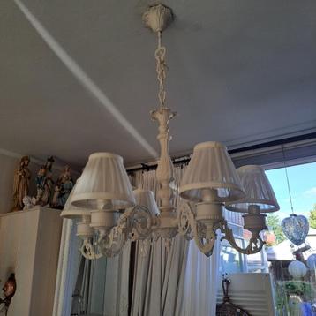 Brocante wit hanglamp  beschikbaar voor biedingen