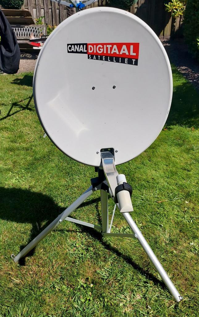 Tv met schotel en toebehoren voor caravan, Caravans en Kamperen, Caravan accessoires, Ophalen