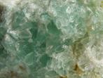 fluoriet XXL 705gram GROOT ruw brok stuk groene ruw fluorite, Ophalen of Verzenden, Mineraal