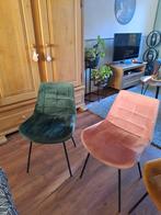 Set van 4Velvet Stoelen  2 groene een roze en een gele, Huis en Inrichting, Stoelen, Gebruikt, Overige kleuren, Ophalen of Verzenden