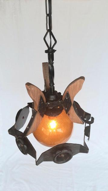 Smeedijzeren hanglamp jaren 70,lees de beschrijving beschikbaar voor biedingen