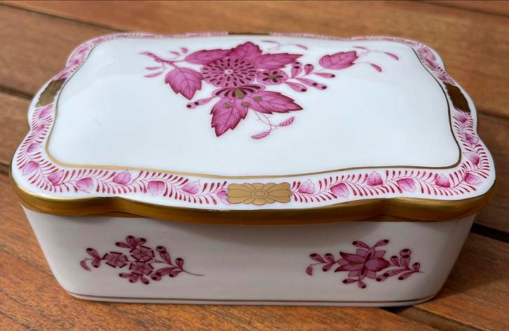 Herend porselein sieradendoos / 7975 AP, Antiek en Kunst, Antiek | Porselein, Verzenden