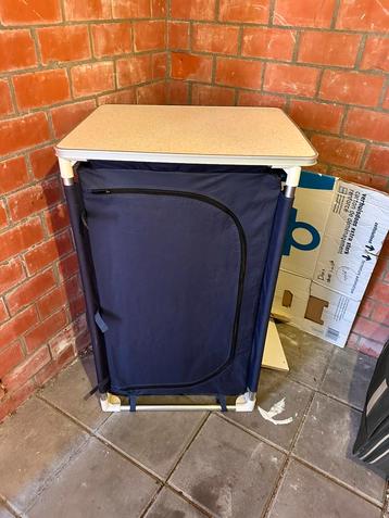 Campingkast 3 lagen beschikbaar voor biedingen