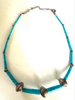 Vintage turquoise en zilveren Heishi ketting, Blauw, Ophalen of Verzenden, Zo goed als nieuw, Met edelsteen