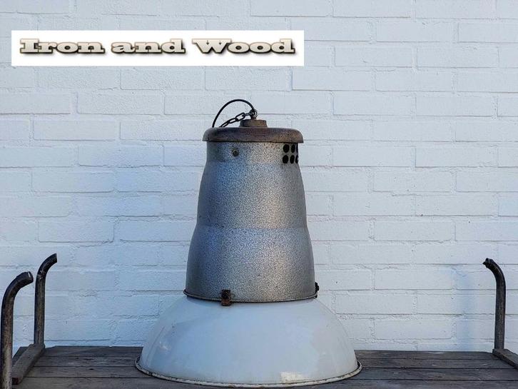 Oude grote vintage Franse MAZDA lamp afmeting D52 H62 - wit, Huis en Inrichting, Lampen | Hanglampen, Gebruikt, 50 tot 75 cm, Metaal