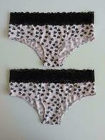 2 hunkemoller slipjes roze met zwarte hartjes en kant maat S, Kleding | Dames, Hunkemöller, Verzenden, Roze, Slip