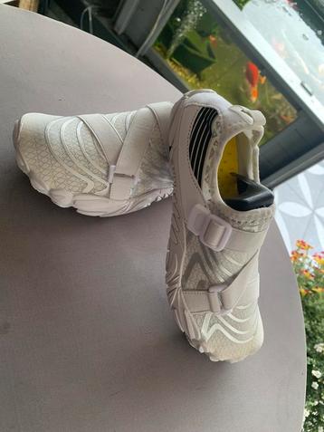 Nieuwe blote voeten schoenen maat 38 wit beschikbaar voor biedingen