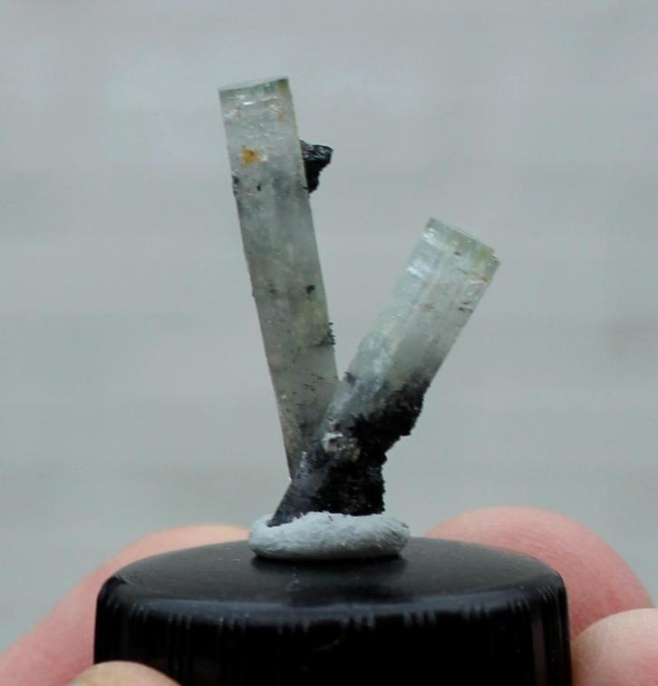 AQUAMARIJN en HELIODOOR uit Erongo in NAMIBIE, Verzamelen, Mineralen en Fossielen, Mineraal, Ophalen of Verzenden