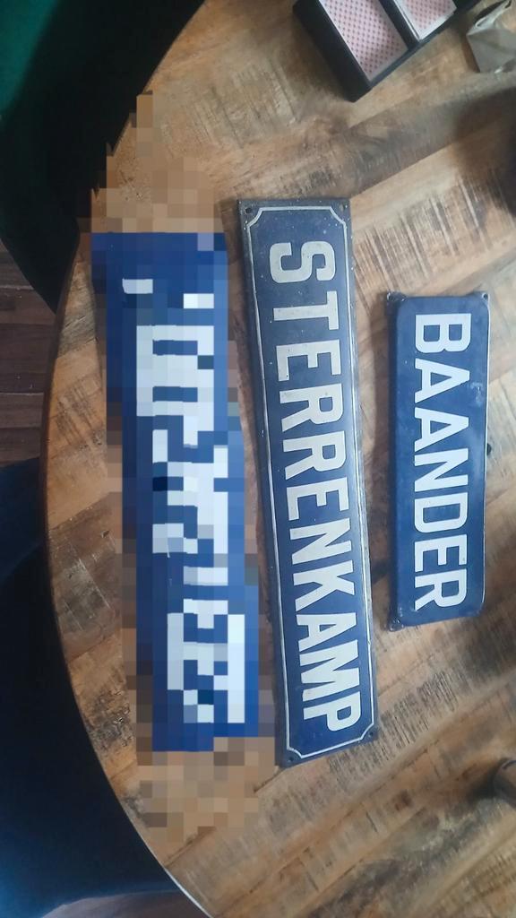 Te koop 2 emaille straatnaam borden oud,emmen,borger, Antiek en Kunst, Antiek | Emaille, Ophalen