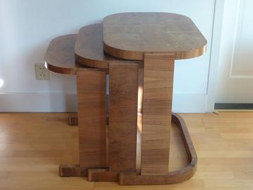 Art Deco, 3 Bijzettafels, 3 Delige Set, Notenhout, tafeltjes beschikbaar voor biedingen
