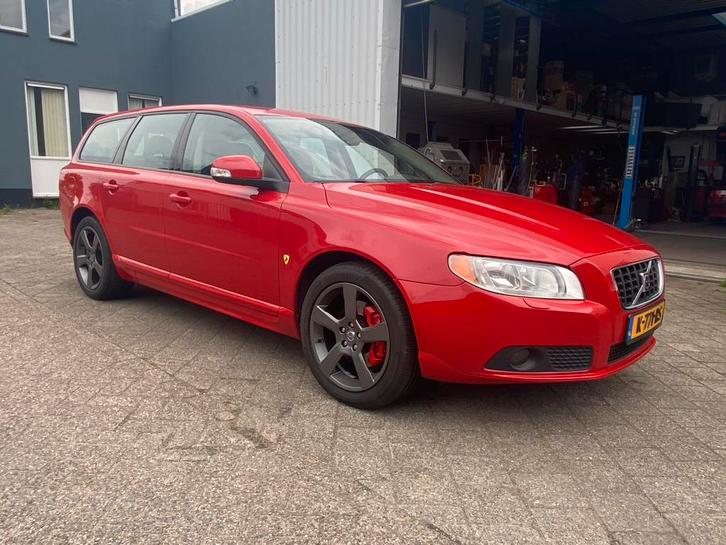 Volvo V70 2.5 T 147KW 2007 Rood. 228600 km., Auto's, Volvo, Bedrijf, V70, Benzine, D, Stationwagon, Handgeschakeld, Geïmporteerd